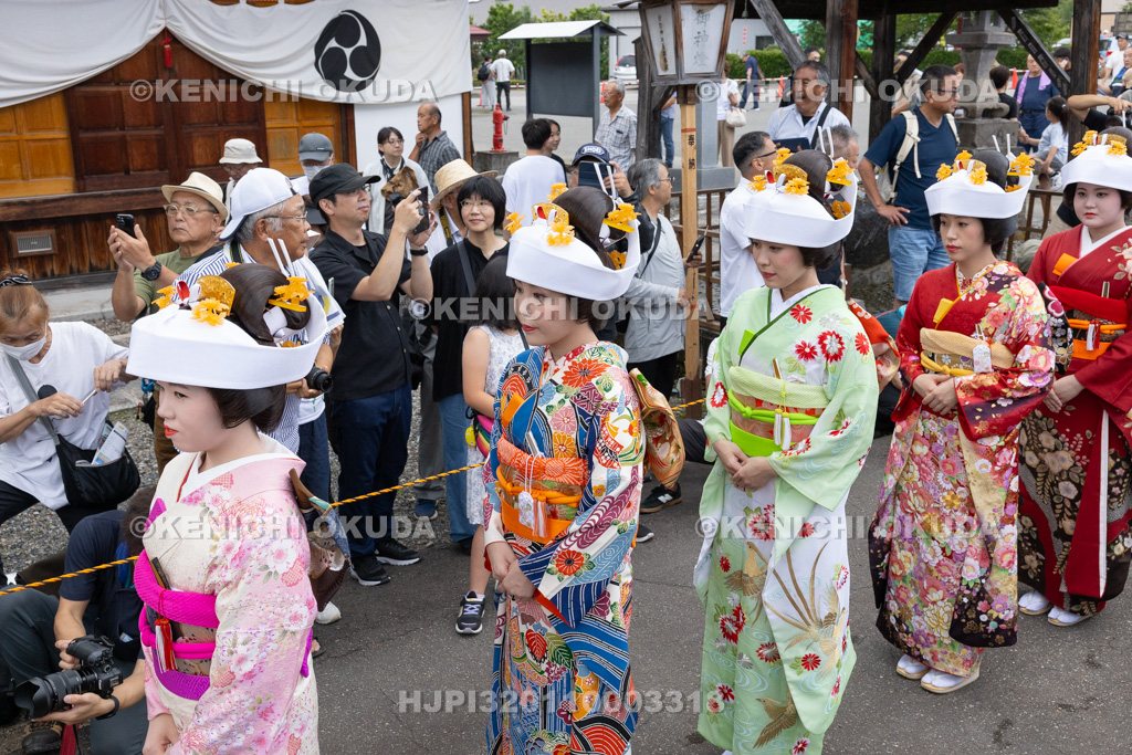 福島県　会津田島祇園祭　渡御祭　七行器行列