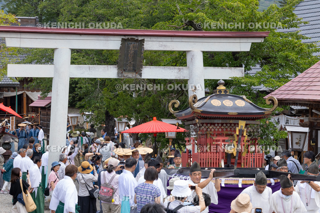 福島県 会津田島祇園祭 渡御祭 神輿渡御 発輿