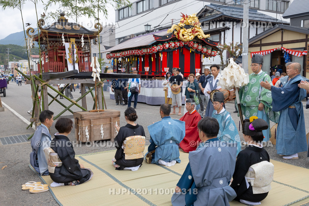 福島県 会津田島祇園祭 渡御祭 神輿前の神事 党本参拝