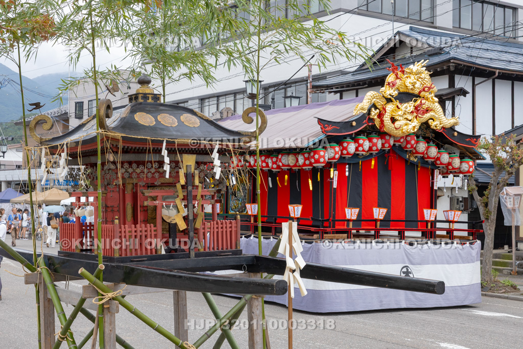 福島県　会津田島祇園祭　渡御祭　神輿と大屋台